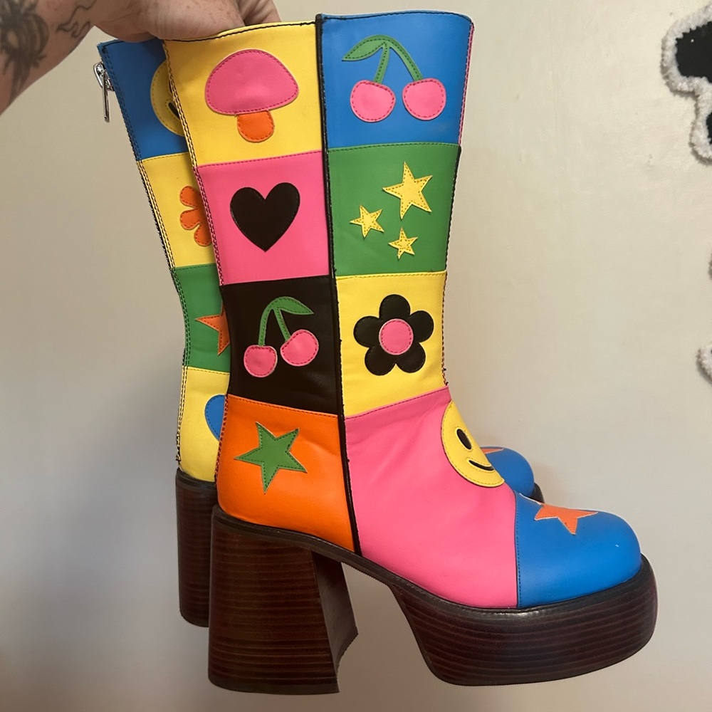 delia’s by dollskill patchwork boot